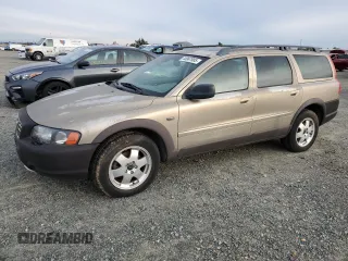 2003 Volvo V70 XC70 with VIN YV1SZ59H531104352, listed as a Copart auction lot 44967985 with 257,989 mi miles and Clean title. Bid and sale history available at DreamBid. Image 1.