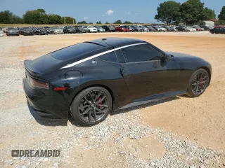 2023 Nissan Z Performance z VIN JN1BZ4BH0PM310714, wystawiony jako Copart lot #62724074 z przebiegiem 7 624 mil mil oraz Szkoda całkowita • Salvage title. Historia ofert i sprzedaży dostępna na DreamBid. Obrazek 3.