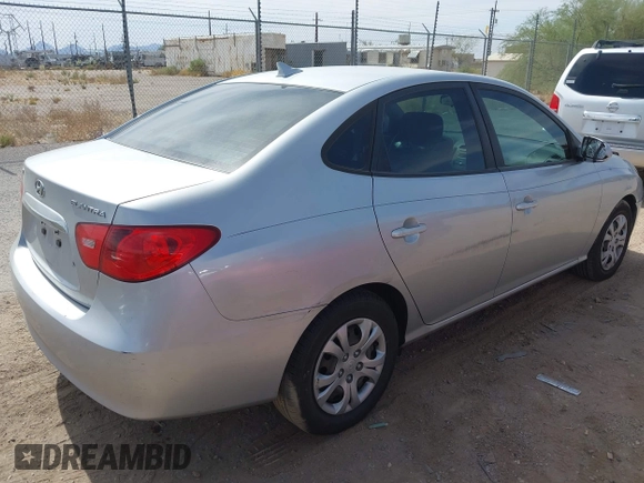 2010 Hyundai Elantra GLS z VIN KMHDU4AD6AU835606, wystawiony jako IAAI lot #42360904 z przebiegiem 94 385 mil mil oraz . Historia ofert i sprzedaży dostępna na DreamBid. Obrazek 4.