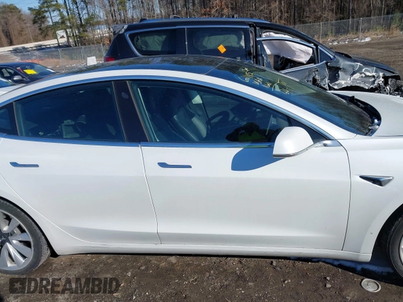 2020 Tesla Model 3 Long Range with VIN 5YJ3E1EB1LF621185, listed as a IAAI auction lot 41375686 with 92,044 mi miles. Bid and sale history available at carsss.com. Image 14.