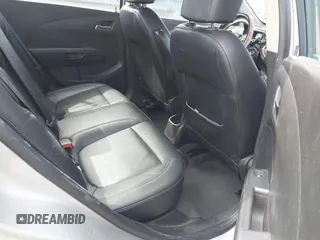 2012 Chevrolet Sonic LTZ z VIN 1G1JE5SB8C4210627, wystawiony jako IAAI lot #41662225 z przebiegiem 72 358 mil mil oraz . Historia ofert i sprzedaży dostępna na DreamBid. Obrazek 8.
