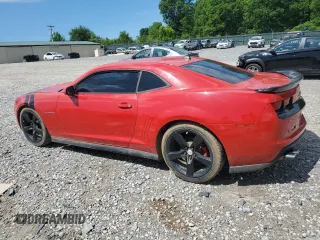 2013 Chevrolet Camaro LS z VIN 2G1FE1E32D9207577, wystawiony jako Copart lot #57692525 z przebiegiem 89 453 mil mil oraz Czysty tytuł • Clean title. Historia ofert i sprzedaży dostępna na DreamBid. Obrazek 2.