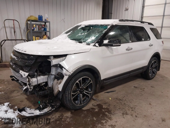 2013 Ford Explorer Sport with VIN 1FM5K8GT2DGC24829, listed as a IAAI auction lot 41722533 with 124,240 mi miles and . Bid and sale history available at carsss.com. Image 2.
