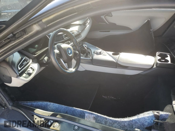 2016 BMW i8 z VIN WBY2Z2C57GV676118, wystawiony jako Copart lot #55245535 z przebiegiem 53 627 mil mil oraz Szkoda całkowita • Salvage title. Historia ofert i sprzedaży dostępna na DreamBid. Obrazek 7.