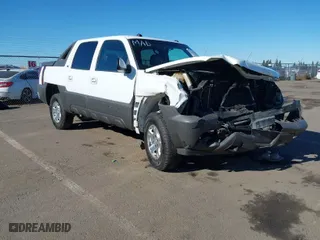 2005 Chevrolet Avalanche LS with VIN 3GNEC12ZX5G182122, listed as a IAAI auction lot 41377166 with 239,987 mi miles. Bid and sale history available at carsss.com. Image 1.