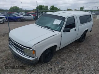 1996 Dodge Dakota z VIN 1B7FL26P7TS578266, wystawiony jako IAAI lot #42144732 z przebiegiem 221 922 mil mil oraz . Historia ofert i sprzedaży dostępna na DreamBid. Obrazek 2.