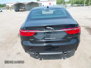 2017 Jaguar XF 35t z VIN SAJBR4BV5HCY26594, wystawiony jako IAAI lot #42337419 z przebiegiem 33 133 mil mil oraz . Historia ofert i sprzedaży dostępna na DreamBid. Obrazek 16.