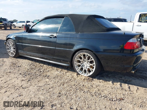 2006 BMW 3 Series 330Ci with VIN WBABW53406PZ40606, listed as a IAAI auction lot 40959694 with 175,030 mi miles. Bid and sale history available at carsss.com. Image 3.