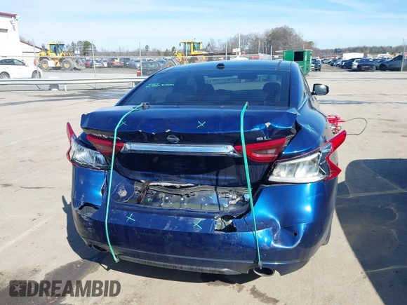 2017 Nissan Maxima SR with VIN 1N4AA6APXHC408764, listed as a IAAI auction lot 41595646 with 117,348 mi miles and . Bid and sale history available at DreamBid. Image 16.