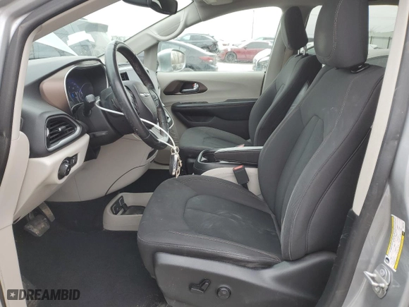 2019 Chrysler Pacifica Touring Plus with VIN 2C4RC1FG0KR541163, listed as a Copart auction lot 45921295 with 67,547 mi miles and Salvage Title. Bid and sale history available at carsss.com. Image 7.