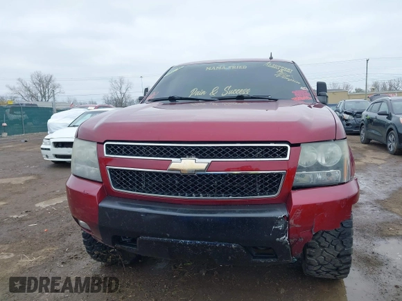 2010 Chevrolet Suburban LT with VIN 1GNUKJE38AR274572, listed as a IAAI auction lot 42022321 with 260,690 mi miles. Bid and sale history available at carsss.com. Image 13.
