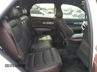 2024 Genesis GV70 2.5T z VIN 5NMMADTB8RH011120, wystawiony jako Copart lot #51220915 z przebiegiem 16 957 mil mil oraz Szkoda całkowita • Salvage title. Historia ofert i sprzedaży dostępna na DreamBid. Obrazek 12.