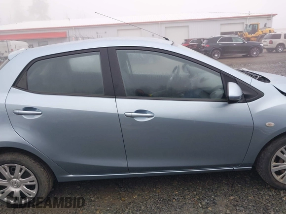 2013 Mazda 2 Sport z VIN JM1DE1KZ0D0167646, wystawiony jako IAAI lot #41335289 z przebiegiem 48 380 mil mil oraz . Historia ofert i sprzedaży dostępna na DreamBid. Obrazek 13.