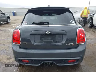 2017 MINI Hardtop 4 Door Cooper S z VIN WMWXU3C3XH2F49201, wystawiony jako IAAI lot #41837027 z przebiegiem 75 949 mil mil oraz . Historia ofert i sprzedaży dostępna na DreamBid. Obrazek 17.