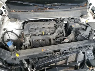 2020 Hyundai Venue SE z VIN KMHRB8A37LU025883, wystawiony jako Copart lot #49889945 z przebiegiem 71 765 mil mil oraz Tytuł czysty. Historia ofert i sprzedaży dostępna na DreamBid. Obrazek 11.