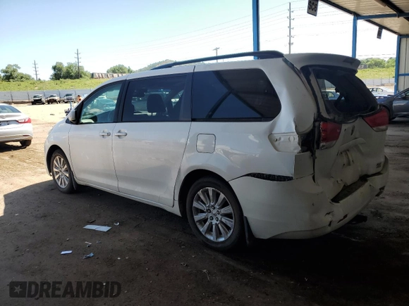 2013 Toyota Sienna XLE с VIN 5TDDK3DC9DS052022, выставлен на аукционе Copart как лот 62444725 с пробегом 241 187 миль миль и Списание • Salvage title. История ставок и продаж доступна на DreamBid. Изображение 2.