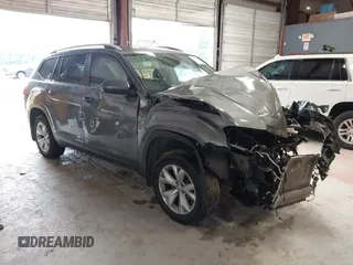 2018 Volkswagen Atlas SE with VIN 1V2LR2CA5JC521085, listed as a IAAI auction lot 42322031 with 100,262 mi miles and . Bid and sale history available at DreamBid. Image 1.