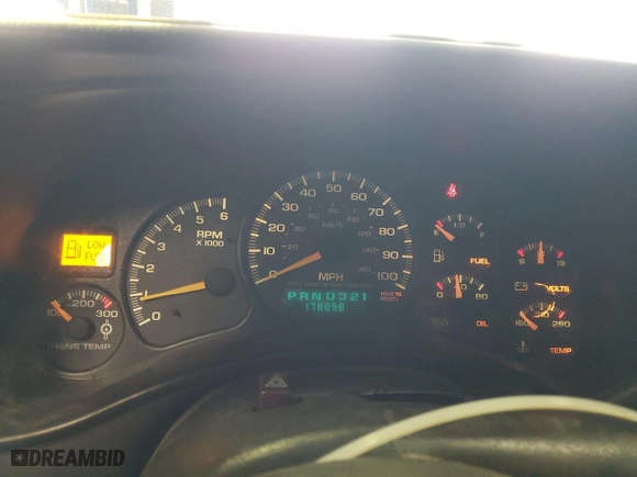 2000 Chevrolet Silverado 2500 LT with VIN 1GCGK29U4YE285696, listed as a Copart auction lot 50725725 with NaN miles and Clean Title. Bid and sale history available at carsss.com. Image 9.
