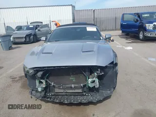 2020 Ford Mustang EcoBoost z VIN 1FATP8UH6L5131602, wystawiony jako IAAI lot #42228919 z przebiegiem 82 807 mil mil oraz . Historia ofert i sprzedaży dostępna na DreamBid. Obrazek 13.
