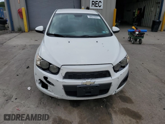 2012 Chevrolet Sonic LT z VIN 1G1JC5SH4C4186305, wystawiony jako Copart lot #58622825 z przebiegiem 185 868 mil mil oraz Czysty tytuł • Clean title. Historia ofert i sprzedaży dostępna na DreamBid. Obrazek 5.