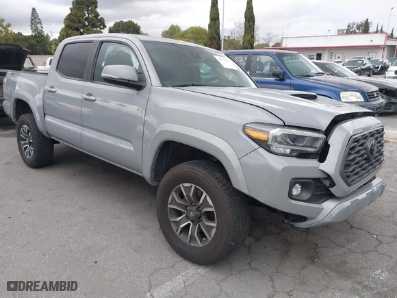 2020 Toyota Tacoma 2WD SR5 with VIN 3TMAZ5CNXLM136698, listed as a IAAI auction lot 41777565 with 53,041 mi miles. Bid and sale history available at carsss.com. Image 1.
