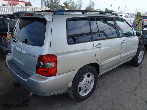 2004 Toyota Highlander with VIN JTEDP21A740036530, listed as a IAAI auction lot 41755851 with 184,088 mi miles. Bid and sale history available at carsss.com. Image 4.