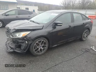 2015 Ford Focus SE with VIN 1FADP3F24FL251916, listed as a Copart auction lot 52800145 with 131,862 mi miles and Salvage Title. Bid and sale history available at DreamBid. Image 1.