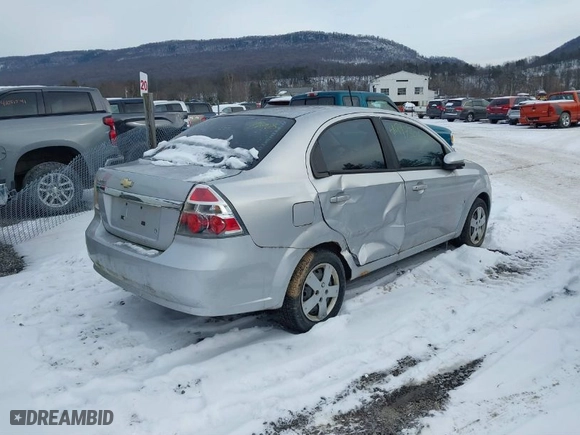 2009 Chevrolet Aveo LT w/1LT with VIN KL1TD56E59B367549, listed as a IAAI auction lot 41297308 with 104,562 mi miles. Bid and sale history available at carsss.com. Image 4.