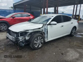 2020 Nissan Altima S with VIN 1N4BL4BV5LC243070, listed as a Copart auction lot 52736115 with 92,851 mi miles and Non Repairable. Bid and sale history available at carsss.com. Image 1.