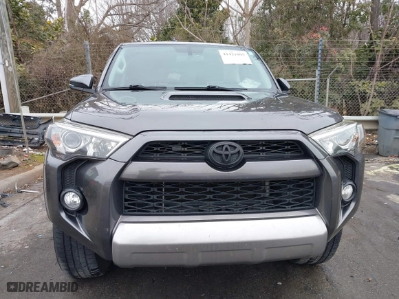 2019 Toyota 4Runner SR5 with VIN JTEBU5JR1K5649556, listed as a IAAI auction lot 41421005 with 131,814 mi miles. Bid and sale history available at carsss.com. Image 12.