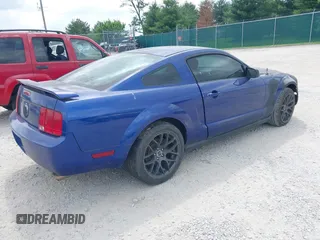 2005 Ford Mustang Deluxe z VIN 1ZVFT80N855245440, wystawiony jako IAAI lot #42428523 z przebiegiem 200 198 mil mil oraz . Historia ofert i sprzedaży dostępna na DreamBid. Obrazek 4.