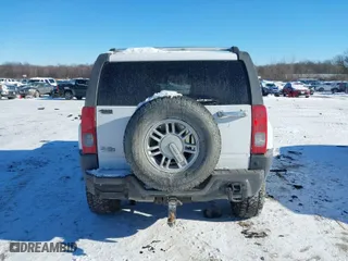 2008 Hummer H3 SUV with VIN 5GTEN13E488164197, listed as a IAAI auction lot 41325754 with 274,440 mi miles. Bid and sale history available at carsss.com. Image 17.