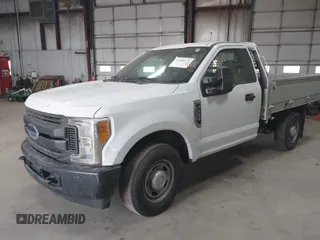 2017 Ford F-250 XL z VIN 1FDBF2A60HEC99876, wystawiony jako IAAI lot #42468271 z przebiegiem 81 478 mil mil oraz . Historia ofert i sprzedaży dostępna na DreamBid. Obrazek 17.