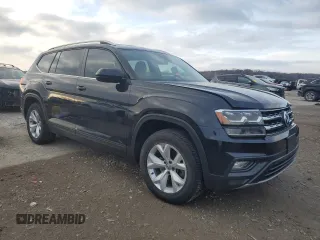 2018 Volkswagen Atlas SE with VIN 1V2CP2CA5JC598268, listed as a Copart auction lot 82860014 with 102,341 mi miles and Salvage title. Bid and sale history available at DreamBid. Image 4.