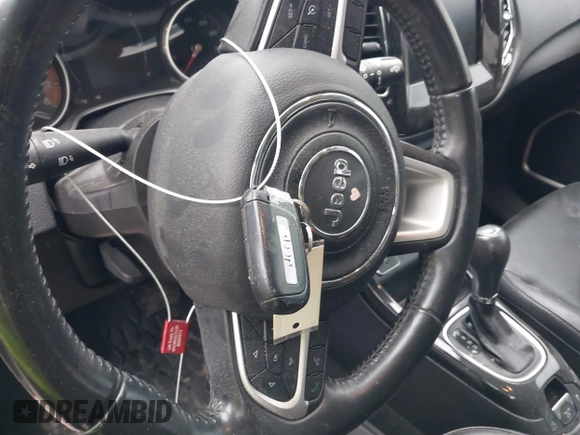 2020 Jeep Compass Latitude z VIN 3C4NJCBB3LT211543, wystawiony jako IAAI lot #42130702 z przebiegiem 70 227 mil mil oraz . Historia ofert i sprzedaży dostępna na DreamBid. Obrazek 11.