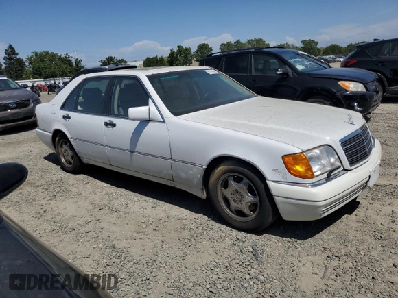 1993 Mercedes-Benz 400 z VIN WDBGA43E3PA132912, wystawiony jako Copart lot #53191945 z przebiegiem 108 332 mil mil oraz Czysty tytuł • Clean title. Historia ofert i sprzedaży dostępna na DreamBid. Obrazek 4.