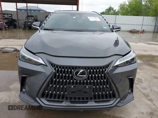 2024 Lexus NX 250 Premium z VIN 2T2GDCAZ7RC015465, wystawiony jako IAAI lot #42171196 z przebiegiem 14 322 mil mil oraz . Historia ofert i sprzedaży dostępna na DreamBid. Obrazek 13.