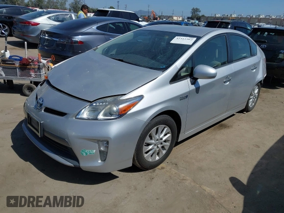 2014 Toyota Prius with VIN JTDKN3DP0E3057534, listed as a IAAI auction lot 42311962 with 109,737 mi miles and . Bid and sale history available at DreamBid. Image 2.