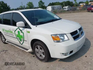 2010 Dodge Grand Caravan SXT z VIN 2D4RN5DX7AR144801, wystawiony jako IAAI lot #42390808 z przebiegiem 240 886 mil mil oraz . Historia ofert i sprzedaży dostępna na DreamBid. Obrazek 1.