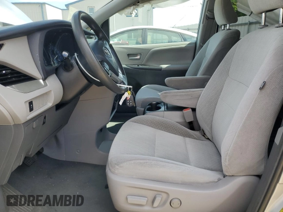 2019 Toyota Sienna LE Auto Access Seat with VIN 5TDKZ3DC9KS018310, listed as a Copart auction lot 55146415 with 117,536 mi miles and Salvage title. Bid and sale history available at DreamBid. Image 7.