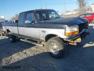 1997 Ford F-250 HD with VIN 1FTHX26F8VEC71548, listed as a IAAI auction lot 41738777 with 205,795 mi miles. Bid and sale history available at carsss.com. Image 1.