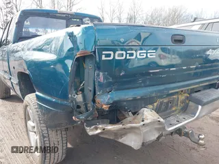 1998 Dodge 1500 z VIN 1B7HF13Y4WJ203422, wystawiony jako IAAI lot #41589831 z przebiegiem 454 838 mil mil oraz . Historia ofert i sprzedaży dostępna na DreamBid. Obrazek 6.