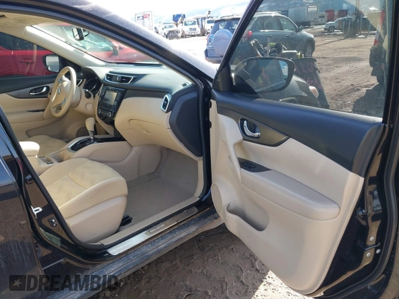 2015 Nissan Rogue SL with VIN 5N1AT2MV6FC834127, listed as a IAAI auction lot 41686500 with 156,810 mi miles and . Bid and sale history available at carsss.com. Image 5.