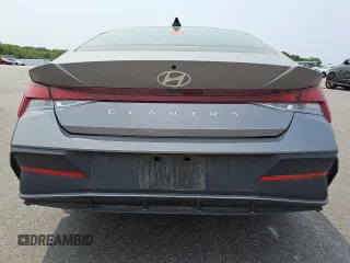 2024 Hyundai Elantra SEL z VIN KMHLM4DG6RU778028, wystawiony jako Copart lot #59693495 z przebiegiem 33 282 mil mil oraz Nie do naprawy • Non repairable. Historia ofert i sprzedaży dostępna na DreamBid. Obrazek 6.