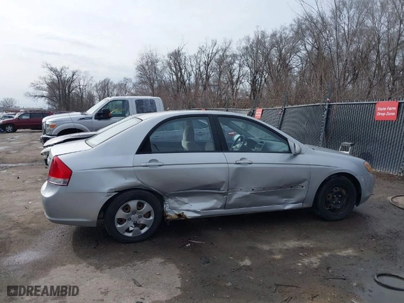 2007 Kia Spectra EX with VIN KNAFE121075463077, listed as a IAAI auction lot 41740106 with 143,721 mi miles. Bid and sale history available at carsss.com. Image 6.