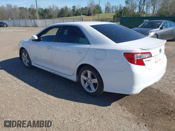 2013 Toyota Camry L with VIN 4T1BF1FK1DU287011, listed as a IAAI auction lot 41864921 with 54,946 mi miles. Bid and sale history available at carsss.com. Image 3.