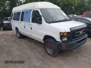 2008 Ford Econoline Cargo Commercial z VIN 1FTNS24W38DB56984, wystawiony jako IAAI lot #42769105 z przebiegiem 158 119 mil mil oraz . Historia ofert i sprzedaży dostępna na DreamBid. Obrazek 1.
