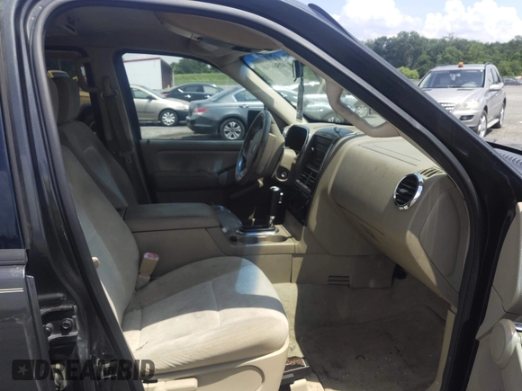 2007 Ford Explorer XLT with VIN 1FMEU73E57UA74667, listed as a IAAI auction lot 42566348 with Not provided miles and . Bid and sale history available at DreamBid. Image 5.