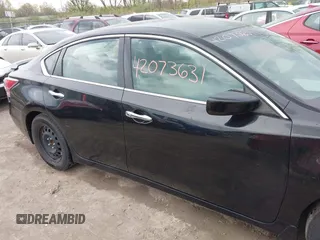 2015 Nissan Altima 2.5 SV with VIN 1N4AL3AP7FC582717, listed as a IAAI auction lot 42073631 with 137,788 mi miles. Bid and sale history available at carsss.com. Image 13.