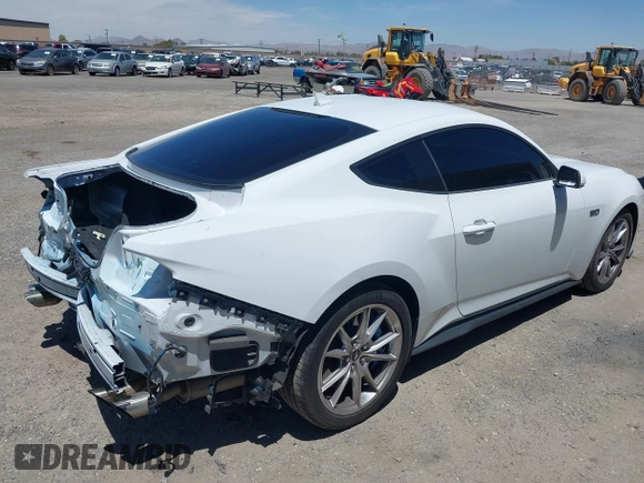 2024 Ford Mustang GT с VIN 1FA6P8CF1R5412664, выставлен на аукционе IAAI как лот 42293885 с пробегом 14 429 миль миль и . История ставок и продаж доступна на DreamBid. Изображение 4.